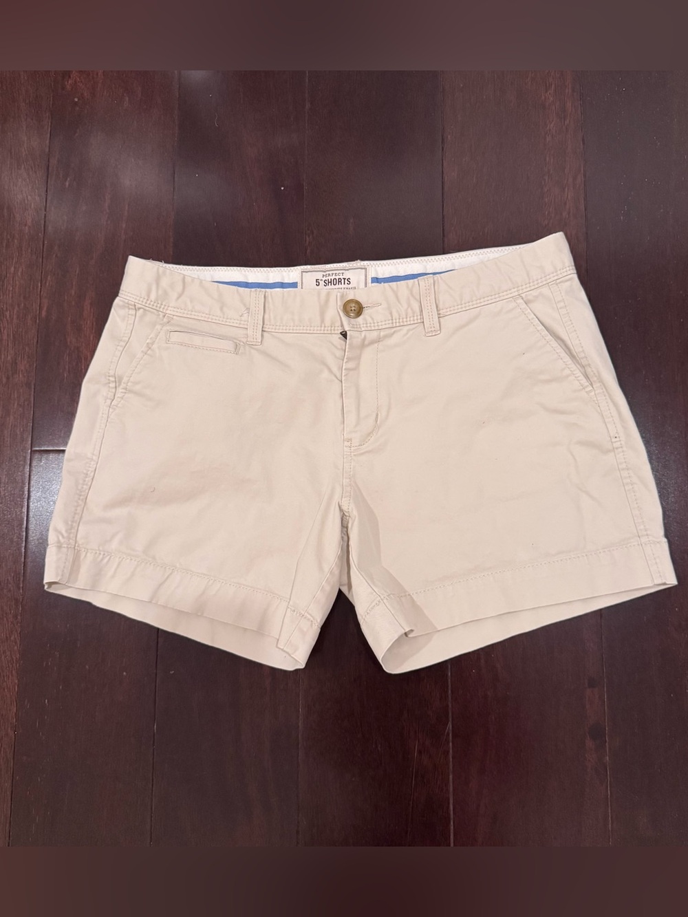 Old Navy Perfect 5” Shorts in Light Khaki, Size 8